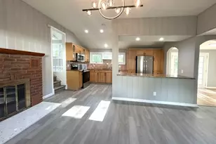 38 E Shawnee Trail, Jefferson Township, NJ 07885 - Photo 4