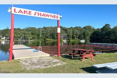 38 E Shawnee Trl, Jefferson Township, NJ 07885 - Photo 46