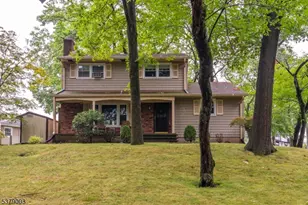 48 Parkway Dr, Clark Township, NJ 07066 - Photo 1