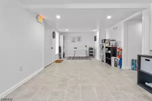 17 Main St, Hamburg, NJ 07419 - Photo 24