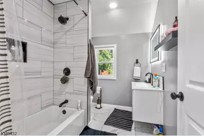 17 Main St, Hamburg, NJ 07419 - Photo 20