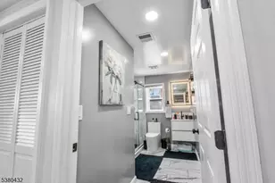 17 Main St, Hamburg, NJ 07419 - Photo 10