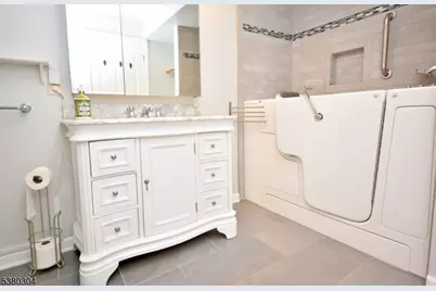 63 Augusta Dr, Clinton Township, NJ 08801 - Photo 6