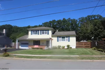 133 Deerfield Dr, Hackettstown, NJ 07840 - Photo 1