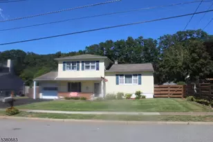 133 Deerfield Dr, Hackettstown, NJ 07840 - Photo 1