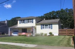 133 Deerfield Dr, Hackettstown, NJ 07840 - Photo 2