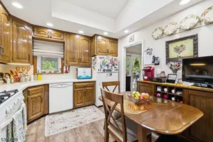 266 Amherst Ave, Woodbridge Township, NJ 07067 - Photo 4