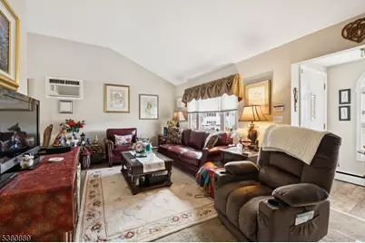 266 Amherst Ave, Woodbridge Township, NJ 07067 - Photo 6