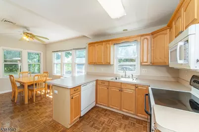 212 N Beverwyck Rd, Parsippany, NJ 07034 - Photo 14