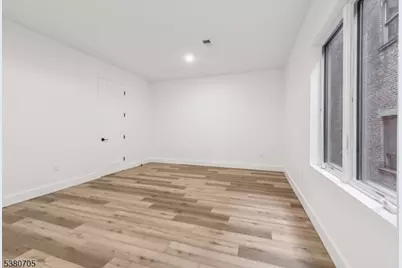 289 Halsey St #200, Newark, NJ 07102 - Photo 24