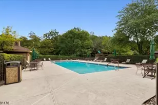 166 Hidden Hollow Ct, Edison Twp., NJ 08820 - Photo 32