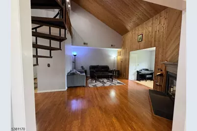 166 Hidden Hollow Ct #166, Edison Twp., NJ 08820 - Photo 2