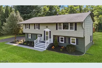 18 Oxford Cir, Montgomery Township, NJ 08558 - Photo 1