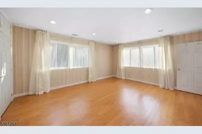 320 Dixon Ave, Paterson, NJ 07501 - Photo 10