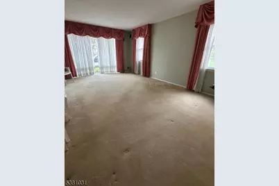 34 Brian Rd, West Caldwell, NJ 07006 - Photo 4