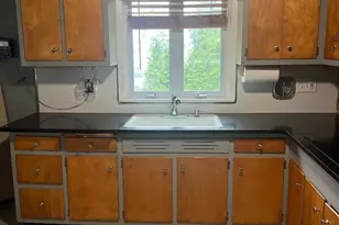 85 Palm St, Newark, NJ 07106 - Photo 1