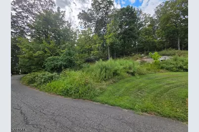 13 Stonehenge Rd, Jefferson Township, NJ 07849 - Photo 6