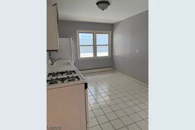 1040 McBride Ave #4, Woodland Park, NJ 07424 - Photo 4