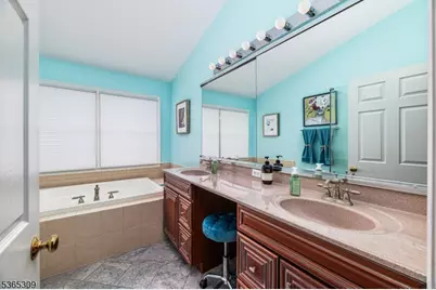 19 Briar Ct, Hardyston Township, NJ 07419 - Photo 16