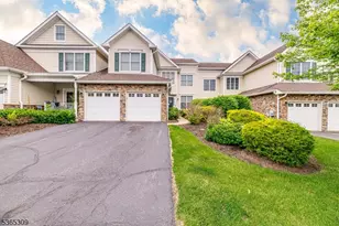 19 Briar Ct, Hardyston Township, NJ 07419 - Photo 2