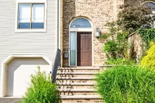 18 Louisburg Square, Verona, NJ 07044 - Photo 1