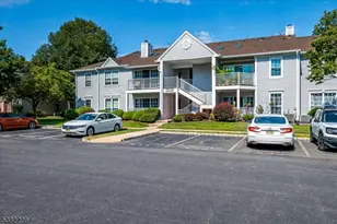 15 Chelsea Ct, Franklin Township, NJ 08823 - Photo 1