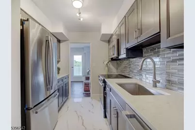 377 S Harrison St #8I, East Orange, NJ 07018 - Photo 4