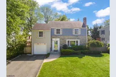 4 Meadowbrook Rd, Millburn, NJ 07078 - Photo 1