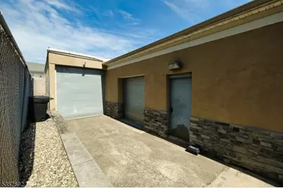 30 W Price St, Linden, NJ 07036 - Photo 26