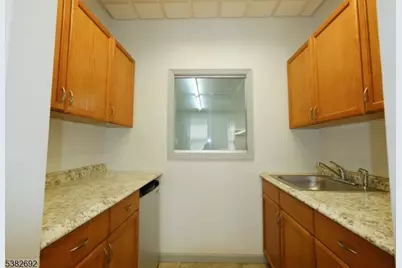 30 W Price St, Linden, NJ 07036 - Photo 8