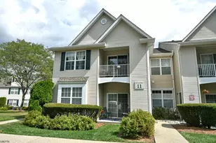 402 Cambridge Dr, Butler, NJ 07405 - Photo 1