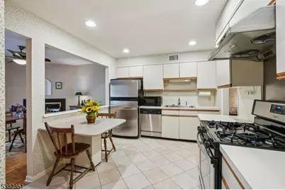 29 Ponds Cir, Wayne Twp., NJ 07470 - Photo 22