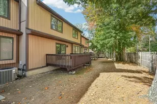 29 Ponds Cir, Wayne Twp., NJ 07470 - Photo 46