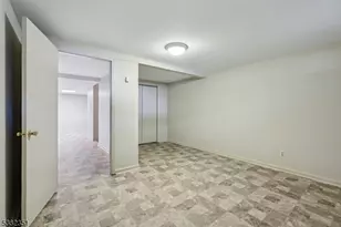 29 Ponds Cir, Wayne Twp., NJ 07470 - Photo 44