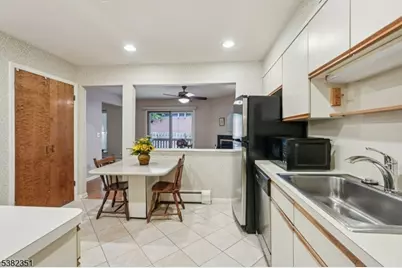 29 Ponds Cir, Wayne Twp., NJ 07470 - Photo 20