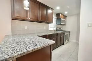 207 Franklin Ave 2nd Fl, Belleville, NJ 07109 - Photo 2