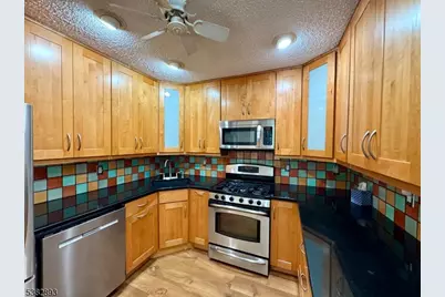 21 Crabapple Ln, Franklin Township, NJ 08823 - Photo 8
