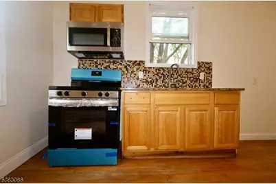 34-36 Hedden Ter #3, Newark, NJ 07108 - Photo 1