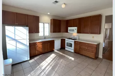 99 Saratoga Ct, Franklin Township, NJ 08873 - Photo 8