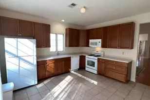 99 Saratoga Ct, Franklin Township, NJ 08873 - Photo 8