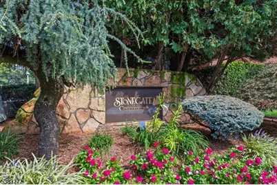 31 Sherry Ln, Saddle Brook Township, NJ 07663 - Photo 1