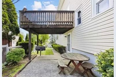 26 Pilgrim Ct, Bloomfield, NJ 07003 - Photo 12