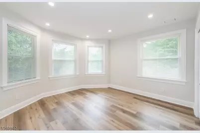 31 Oak Grove Rd #2, Caldwell, NJ 07006 - Photo 6