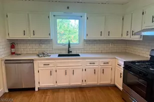 19 Spring St, Bloomfield, NJ 07003 - Photo 10