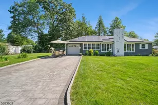 126 Fieldstone Dr, Springfield, NJ 07081 - Photo 1