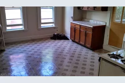 222 E 9th St, Plainfield, NJ 07060 - Photo 16