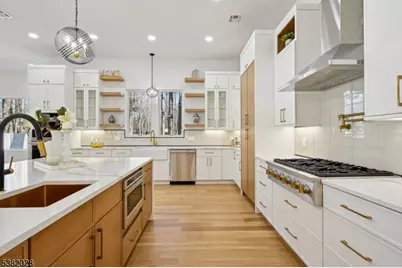 19 Highlander Dr, Scotch Plains Township, NJ 07076 - Photo 10