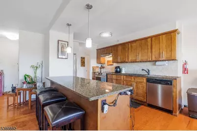 60 Parkway Dr #6G, East Orange, NJ 07017 - Photo 1