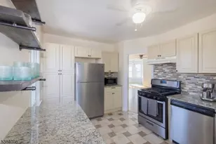 617 Washington Ave, Belleville, NJ 07109 - Photo 4