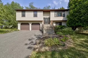 4 S Hampton Ct, Raritan Township, NJ 08822 - Photo 1